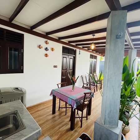 The Nook Hotel Hikkaduwa Bagian luar foto