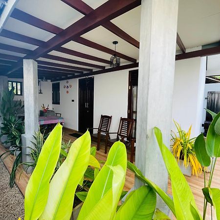 The Nook Hotel Hikkaduwa Bagian luar foto