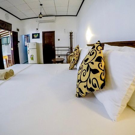 The Nook Hotel Hikkaduwa Bagian luar foto