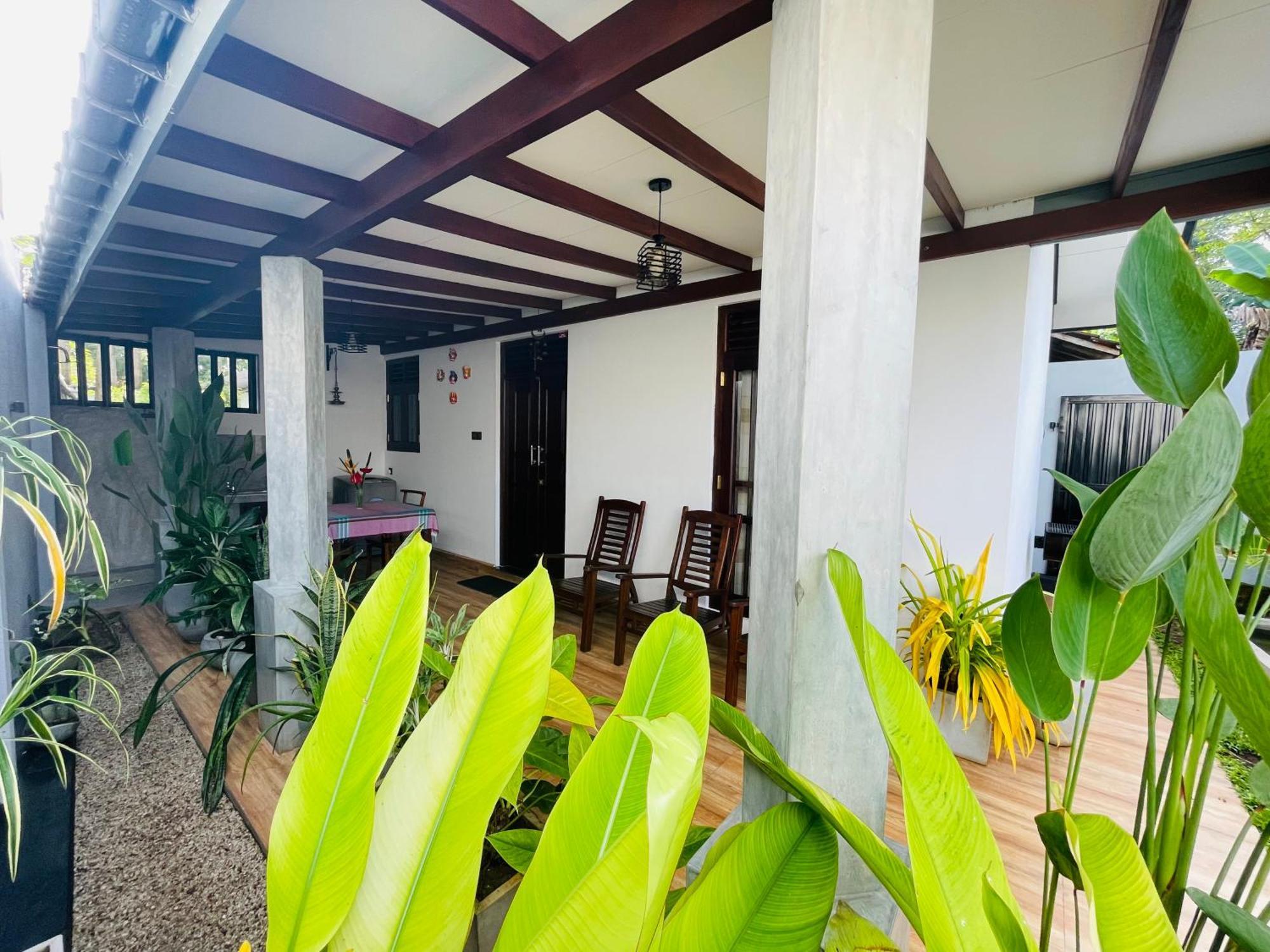 The Nook Hotel Hikkaduwa Bagian luar foto