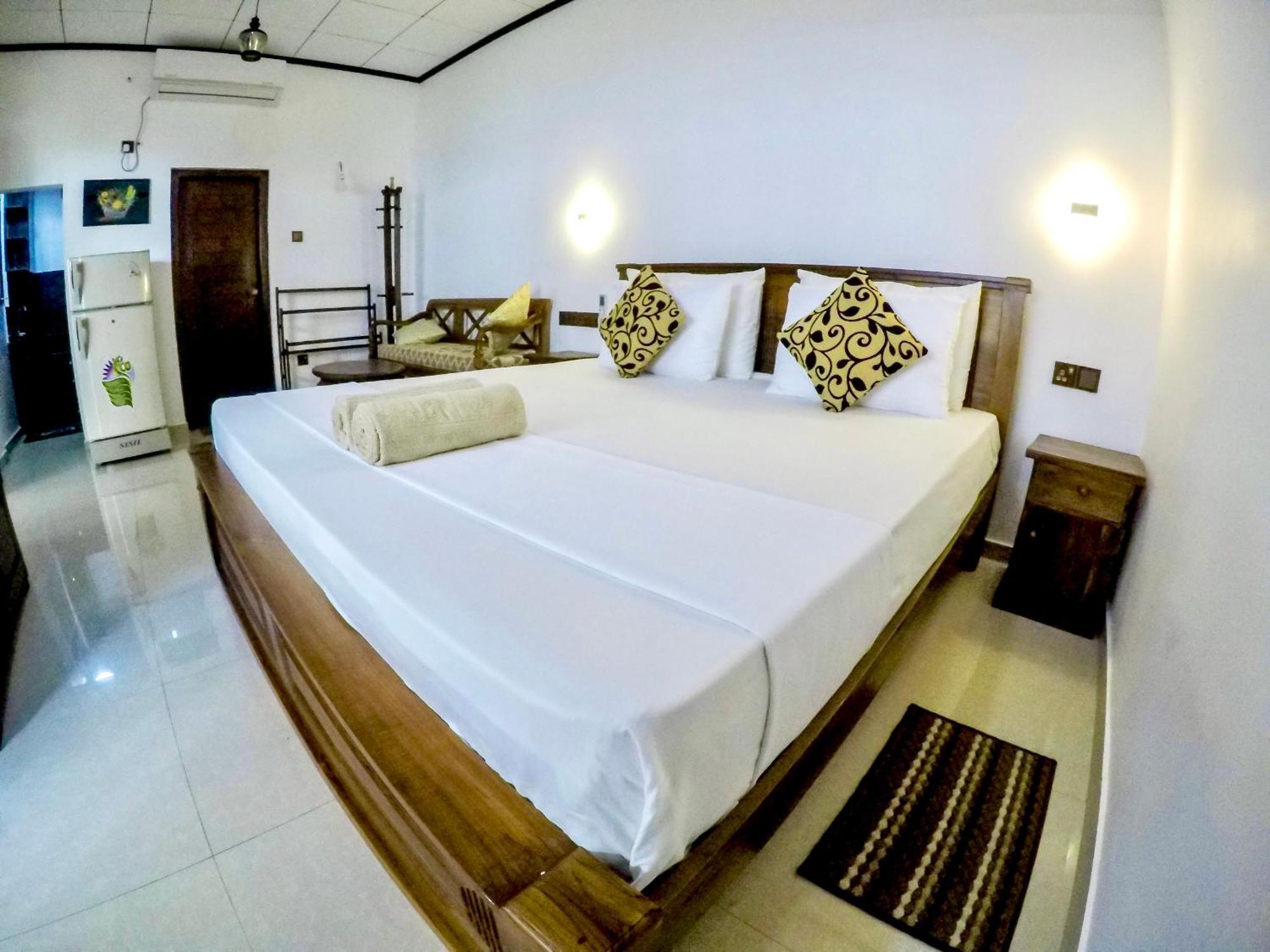 The Nook Hotel Hikkaduwa Bagian luar foto