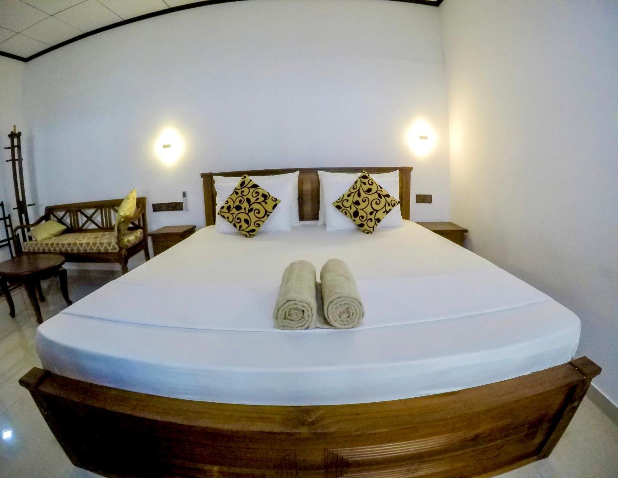 The Nook Hotel Hikkaduwa Bagian luar foto