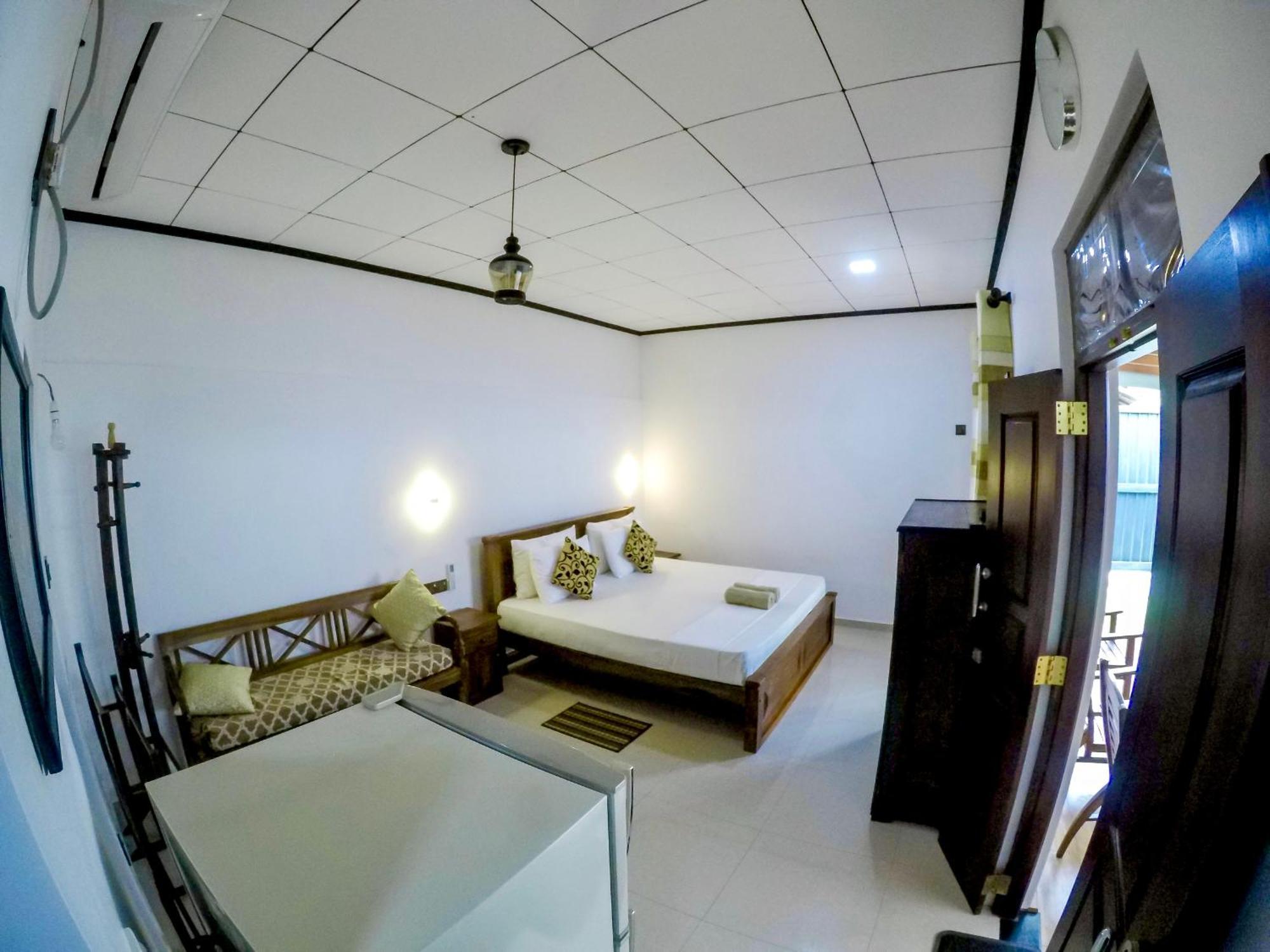 The Nook Hotel Hikkaduwa Bagian luar foto